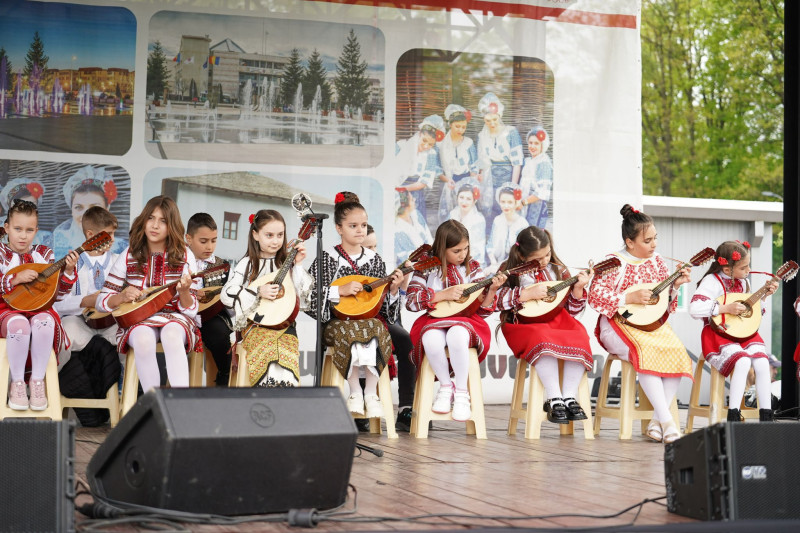 Ansamblul „Nova”